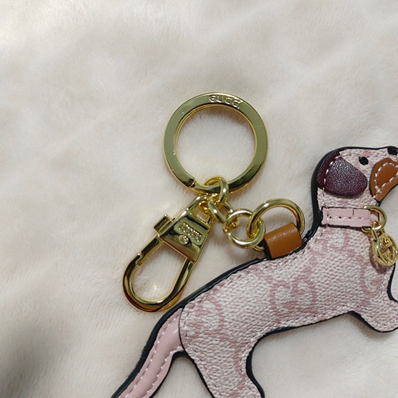 Gucci Tan Dog Keychain - Picture 6 of 6